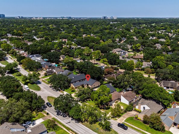 11842 Briar Forest Drive, Houston TX 77077
