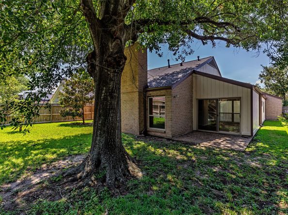11842 Briar Forest Drive, Houston TX 77077