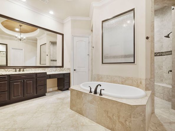 1 E Shadow Creek Villas Loop, Spring TX 77389