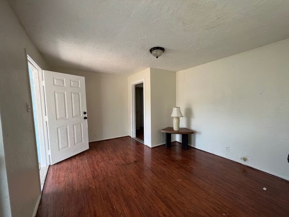 6513 Airport Boulevard, Houston TX 77048