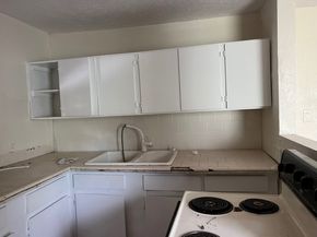 6513 Airport Boulevard, Houston TX 77048