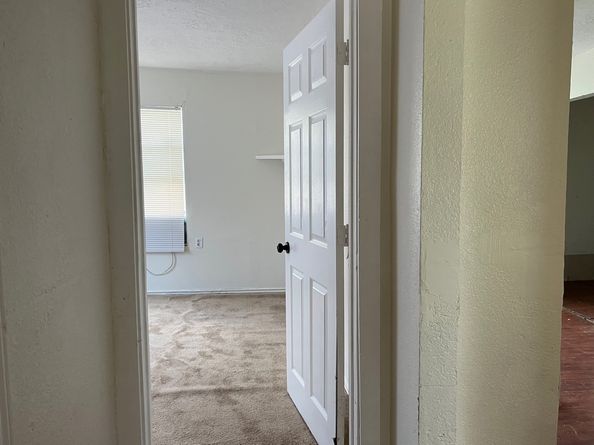 6513 Airport Boulevard, Houston TX 77048