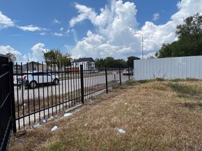 6513 Airport Boulevard, Houston TX 77048