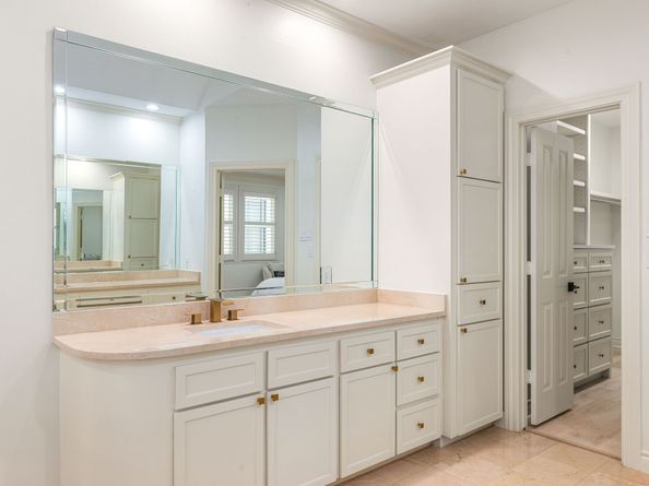 2650 Westgate Street, Houston TX 77098