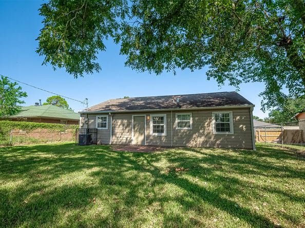 4406 Dacca Drive, Houston TX 77047