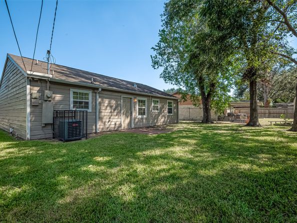 4406 Dacca Drive, Houston TX 77047