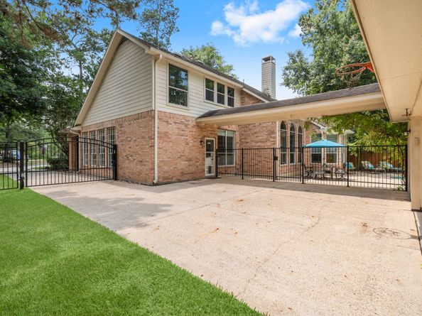 35 Dewdrift Place, The Woodlands TX 77382