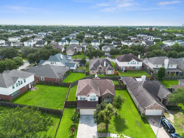 10326 Low Bridge Lane, Sugar Land TX 77498