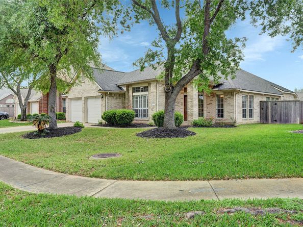5714 Bayberry Way, Sugar Land TX 77479