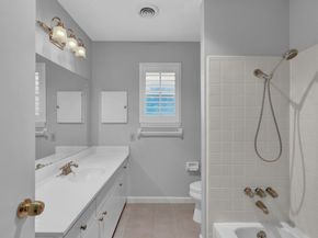 6350 Briar Rose Drive 185, Houston TX 77057