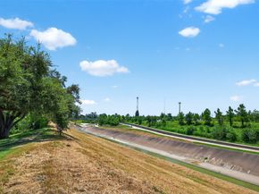 723 Worthshire Street, Houston TX 77008