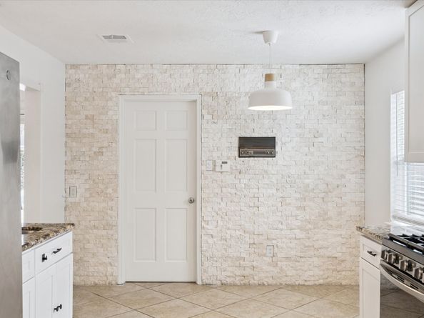10211 Olympia Drive, Houston TX 77042