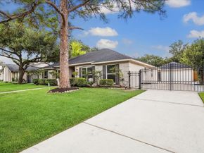 10211 Olympia Drive, Houston TX 77042