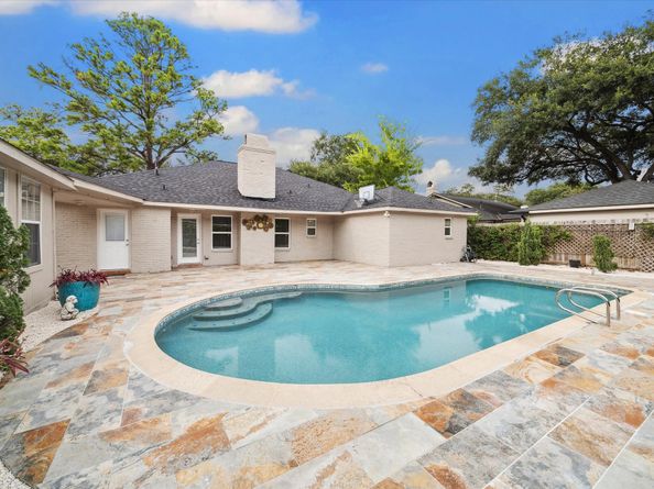 10211 Olympia Drive, Houston TX 77042