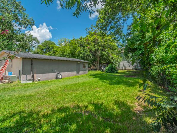 1009 Wainwright Street, Houston TX 77022