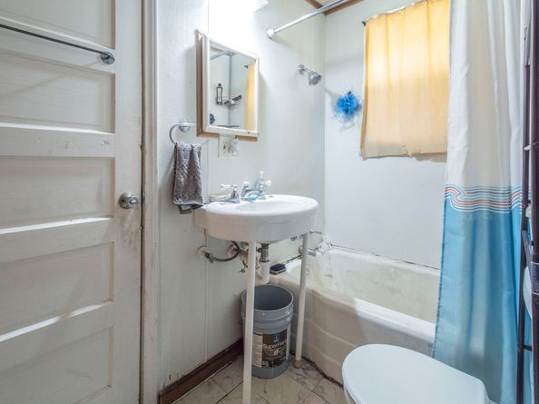 1009 Wainwright Street, Houston TX 77022