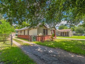 1009 Wainwright Street, Houston TX 77022