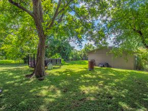 1009 Wainwright Street, Houston TX 77022