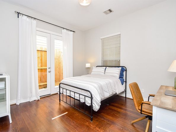 2614 Maxroy Street, Houston TX 77007