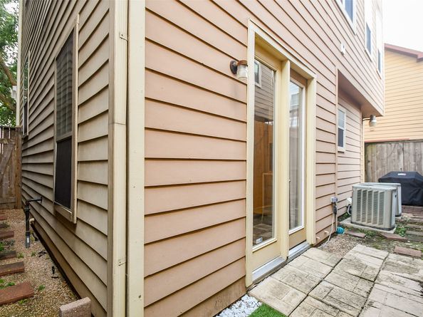 2614 Maxroy Street, Houston TX 77007