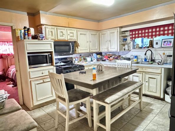 7912 Ford Street, Houston TX 77012