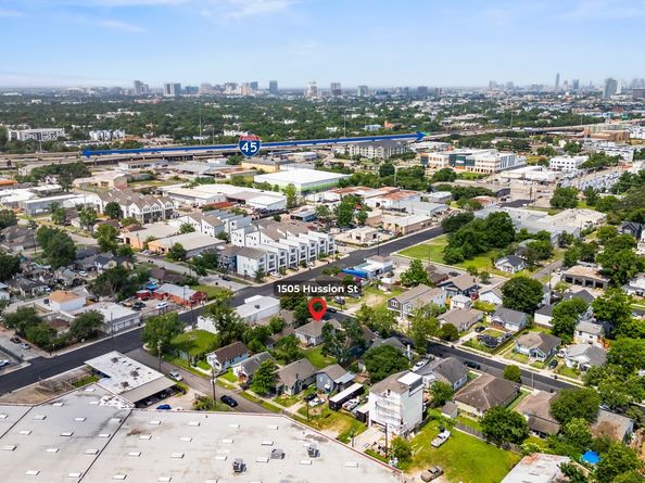 1505 Hussion Street, Houston TX 77003