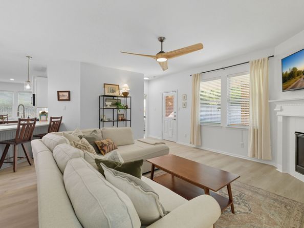 166 Black Swan Place, The Woodlands TX 77354