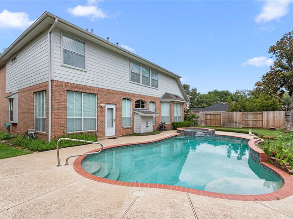 1807 Rustic Hills Court, Sugar Land TX 77479