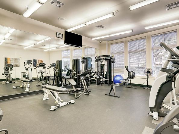 3388 Sage Road 2401, Houston TX 77056