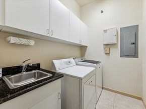 3388 Sage Road 2401, Houston TX 77056