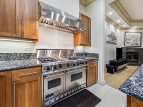 3388 Sage Road 2401, Houston TX 77056