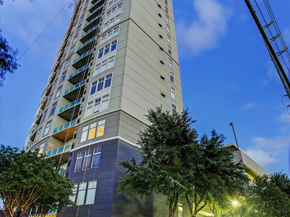 3388 Sage Road 2401, Houston TX 77056