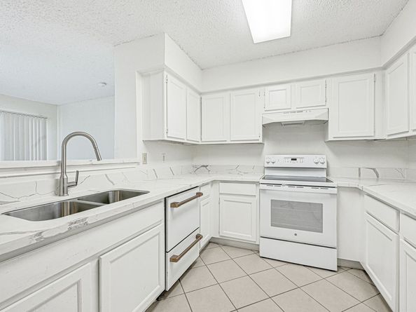 2300 Old Spanish Trail 1110, Houston TX 77054