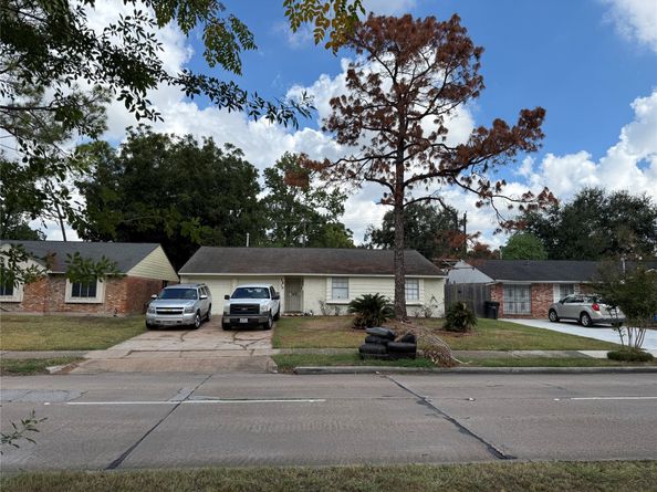5810 W Airport Blvd, Houston TX 77035