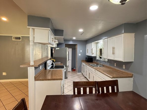 5810 W Airport Blvd, Houston TX 77035