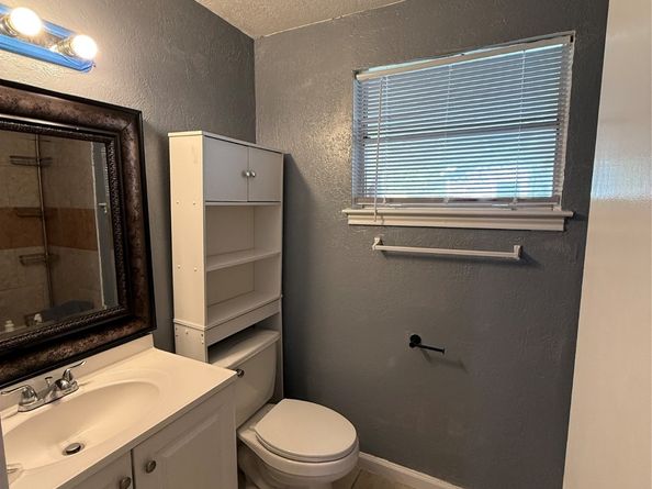 5810 W Airport Blvd, Houston TX 77035