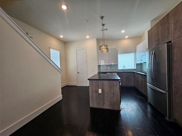 2401 Crawford Street C2A, Houston TX 77004