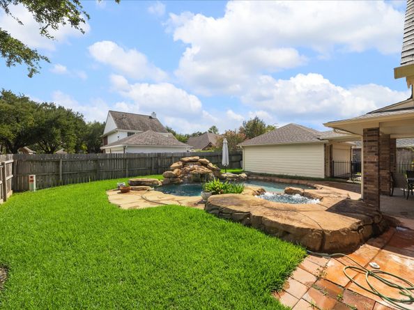 16703 Chestnut Meadow Court, Sugar Land TX 77479