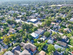 1611 Columbia Street, Houston TX 77008