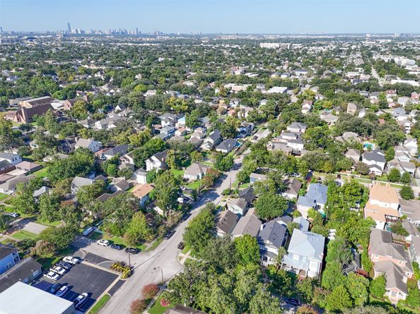 1611 Columbia Street, Houston TX 77008