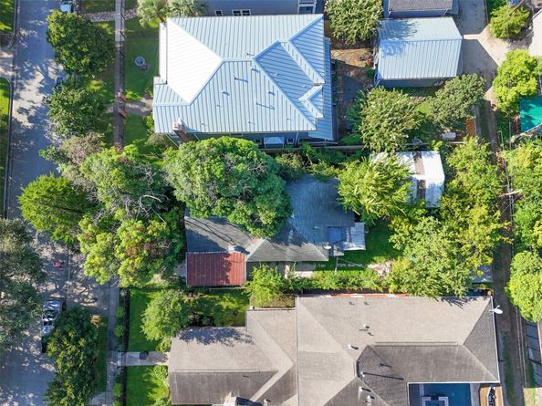 1611 Columbia Street, Houston TX 77008