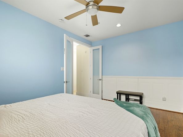 215 Avondale Street, Houston TX 77006