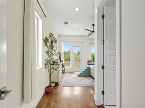 215 Avondale Street, Houston TX 77006