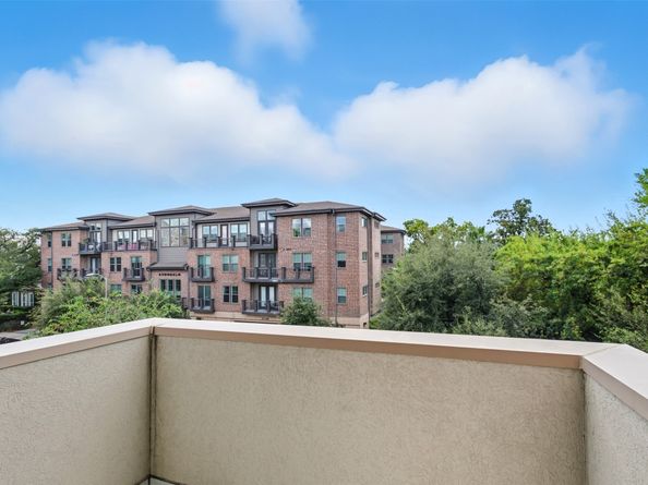 215 Avondale Street, Houston TX 77006