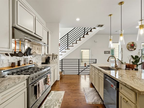 215 Avondale Street, Houston TX 77006