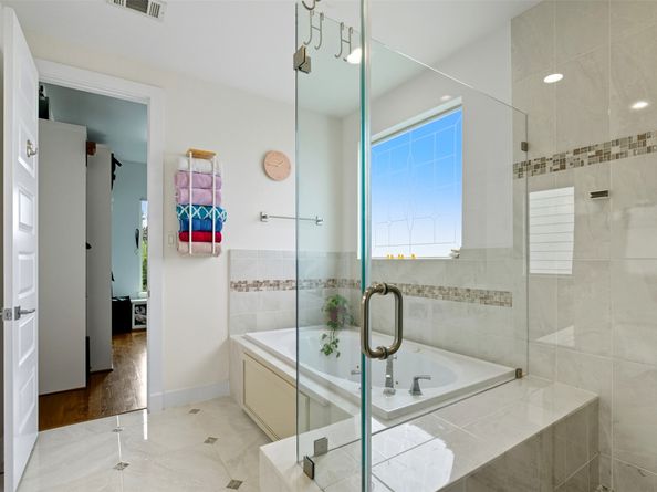 215 Avondale Street, Houston TX 77006