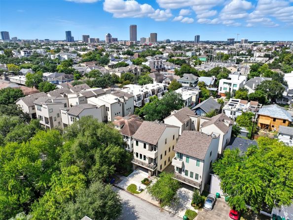 215 Avondale Street, Houston TX 77006