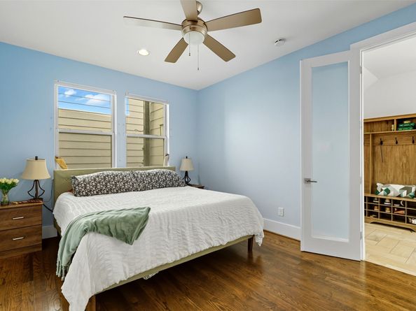 215 Avondale Street, Houston TX 77006