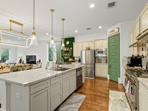 215 Avondale Street, Houston TX 77006