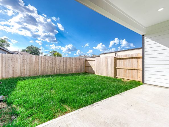 5801 Hardy Street, Houston TX 77009